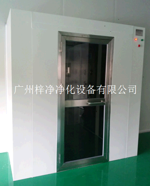 冷軋鋼板烤漆風(fēng)淋室廣泛應(yīng)用于電子、國防、精密儀器、儀表、汽車制造、制藥、食品、化工、農(nóng)業(yè)、生物等各個工業(yè)部門和種類科學(xué)實驗室。